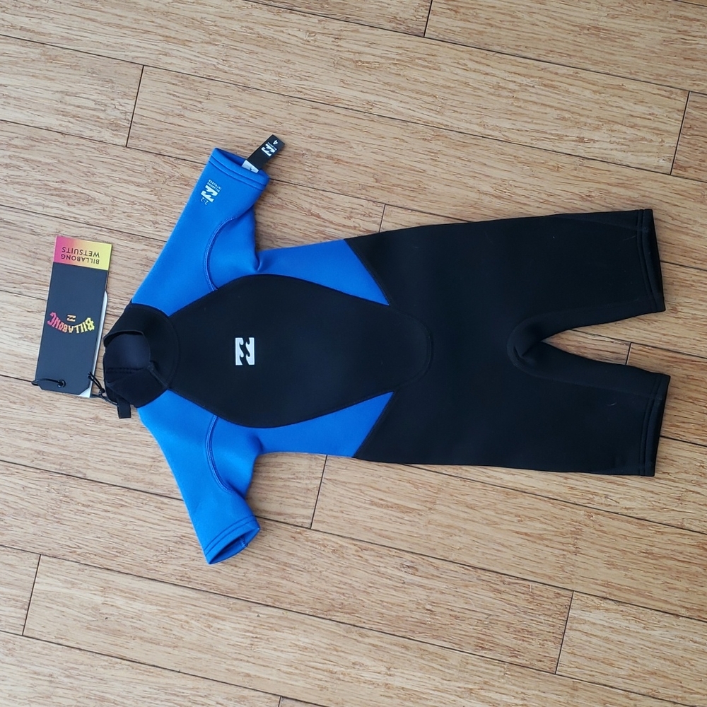 Billabong kids boys wetsuit size 4 - *New with tags*